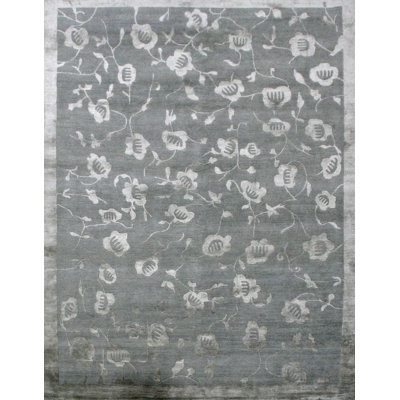 Solandra Floral Area Rug in Gray