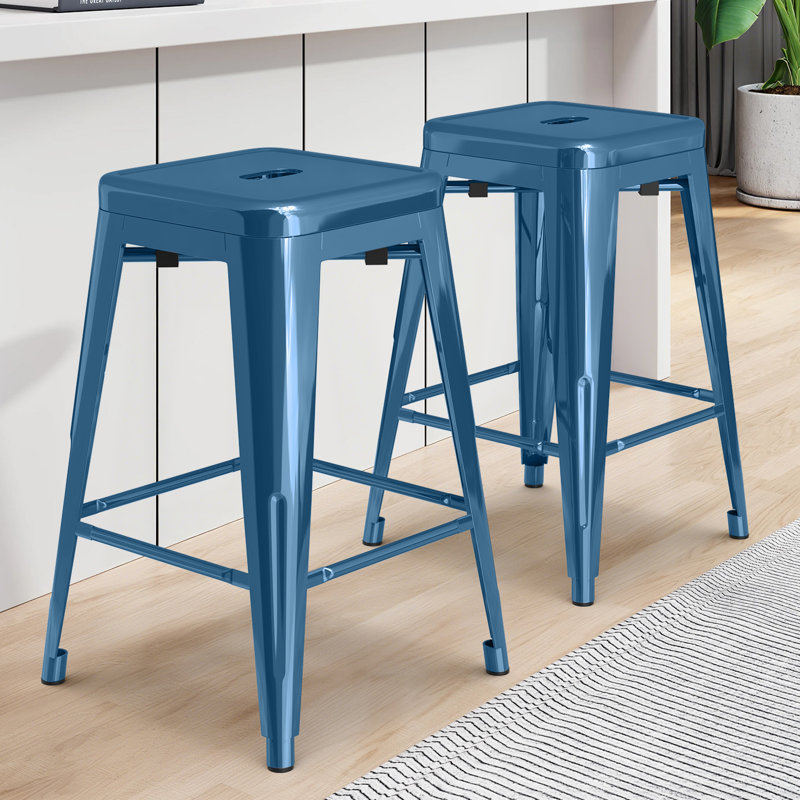 Ensemble de 2 tabourets de bar empilables en métal, tabourets de bar à hauteur de comptoir, tabourets de patio industriels de 24 pouces et tabourets sans dossier