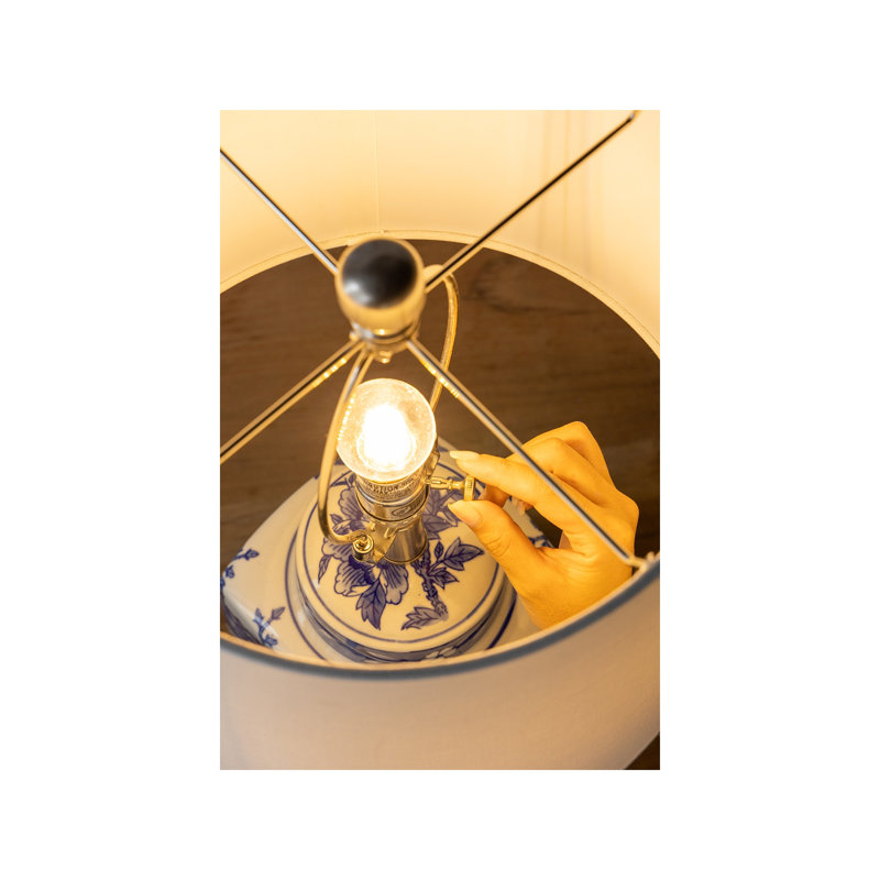 Lampe de vase en céramique bleue et blanche de 13 x 25 pouces