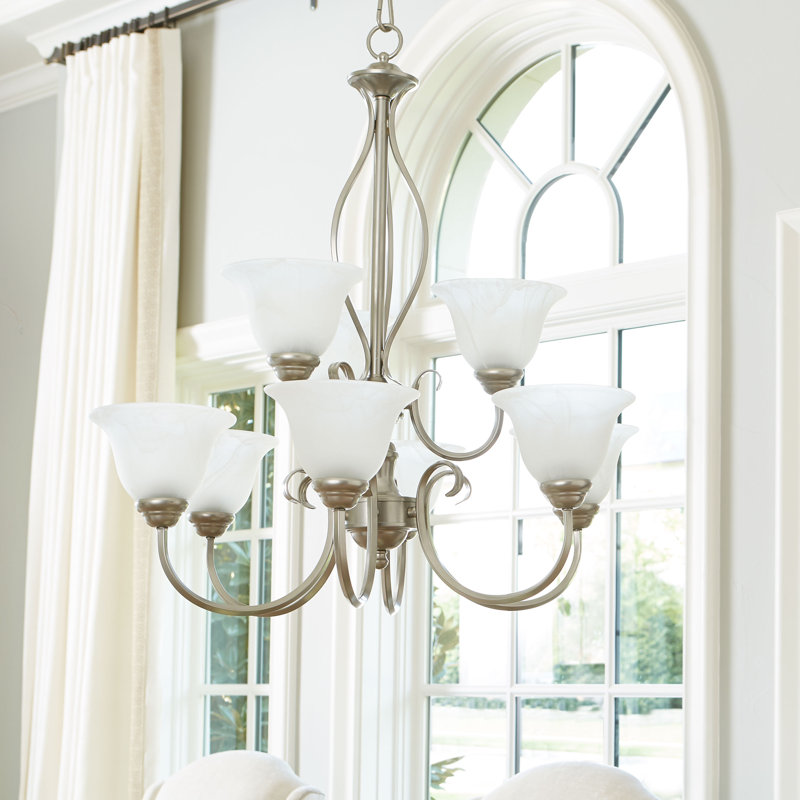 Lustre à niveaux 9 lumières avec abat-jour Bernardston, Nickel classique