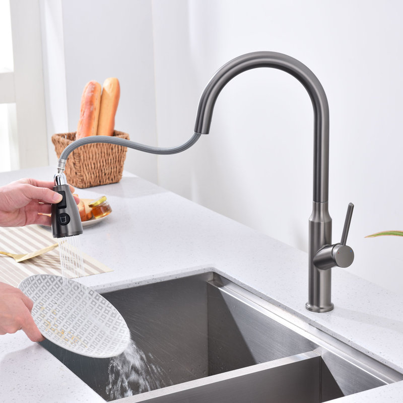 18" Single Handle Pull Down Sprayer Kitchen Faucet with 3 Flow Modes