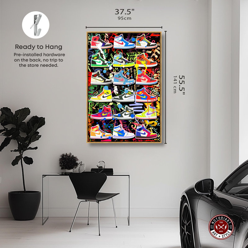 "Bold Sneaker Collection", art urbain graffiti sur toile par Notoriart, H 55 po x l 37 po, Gold Framed