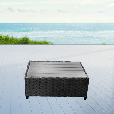 Table basse en rotin et osier