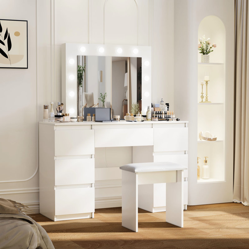 Meuble-lavabo moderne blanc avec miroir et lumières