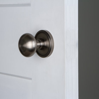 Grandeur Georgetown Rosette Single Dummy with Fifth Avenue Door Knob