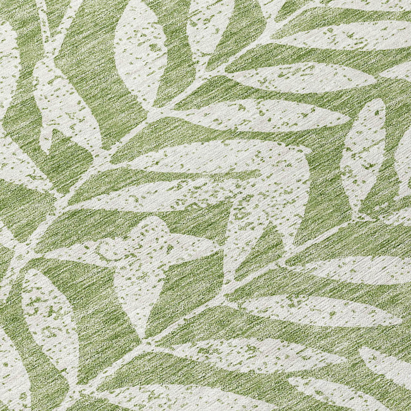 Malek Washable Floral Indoor / Outdoor Rug, Round 8'
