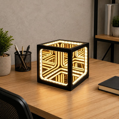 Adjustable-Brightness Lighting in a 4D Infinity Mirror Cube Lamp Design