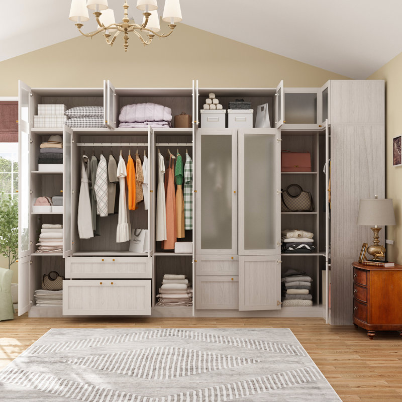 Ensemble de garde-robe moderne Cheadle avec 3 armoires différentes et 4 armoires supérieures