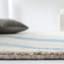 Tapis bleu / beige en laine / coton touffeté à la main Soho-626465885