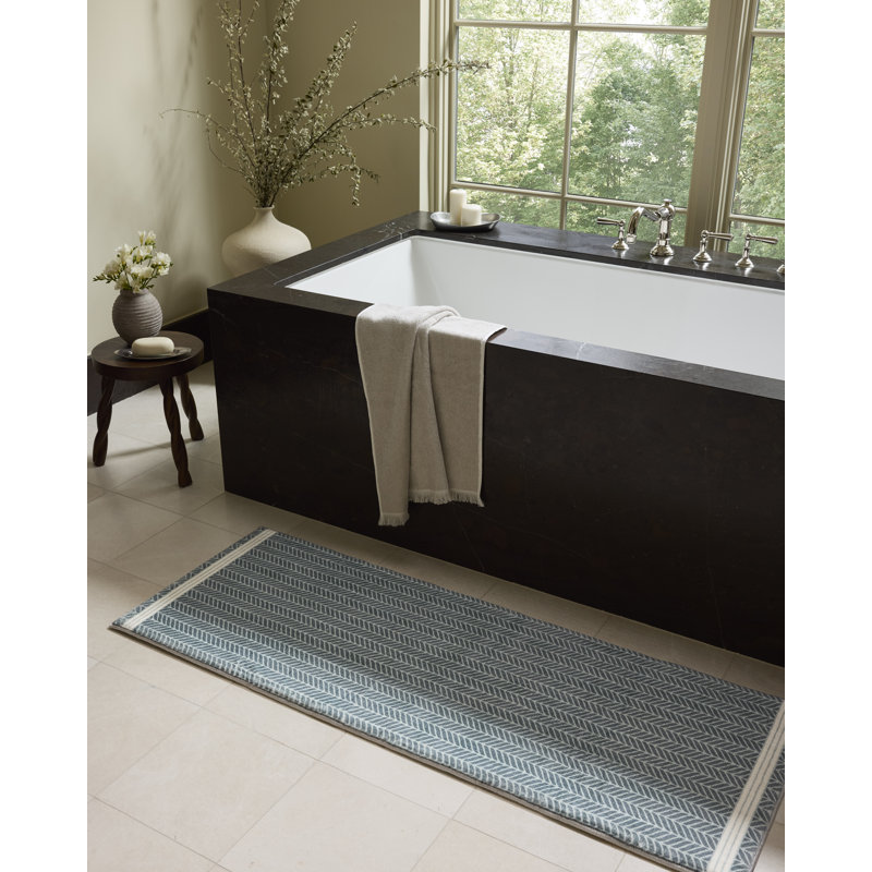 Marvin Bath Mat, 1 pi 9 po x 2 pi 10 po, Bleu / ivoire