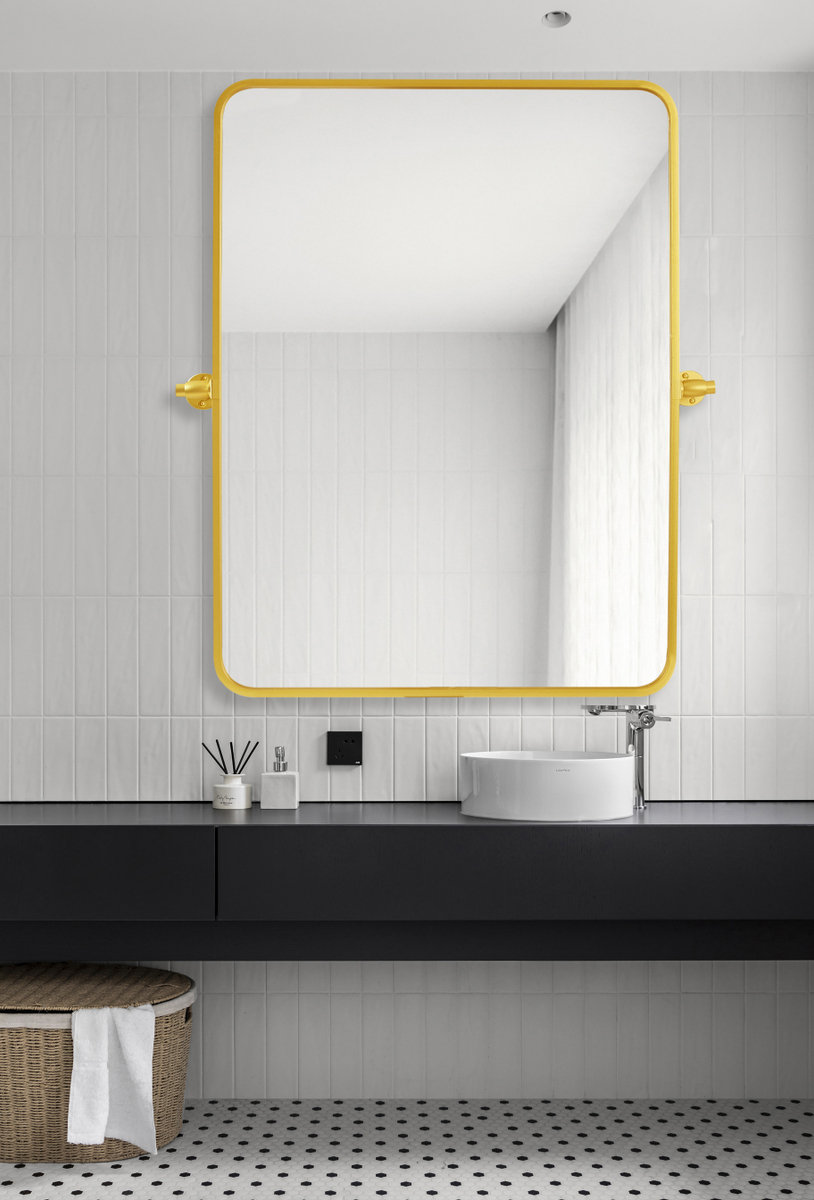Bellatrix 24" Accent Mirror, Gold