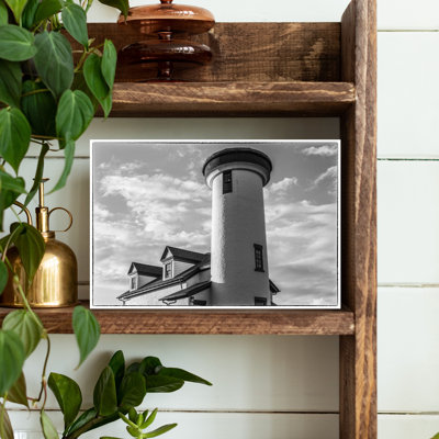 Usa, New England, Massachusetts, Nantucket Island, Nantucket Town, Us Coast Guard Station Brant Point, Old Nantucket Lighthouse Contemporary Archit...