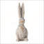 Charmante statue de lapin crème en ciment patiné pour le décor de la ferme, parfaite pour les plateaux de table et les tablettes