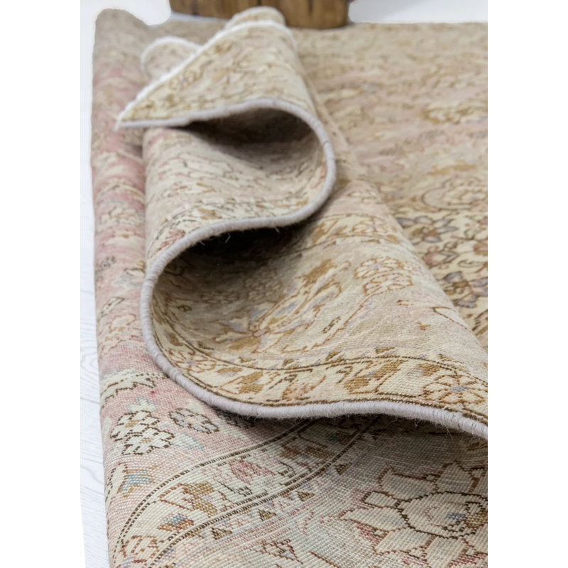 Tapis Kikay à motif floral Ladik
