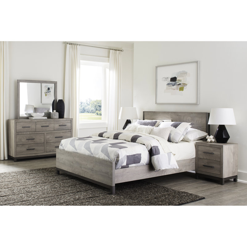 Grand lit gris - taille de planche et bois attrayants