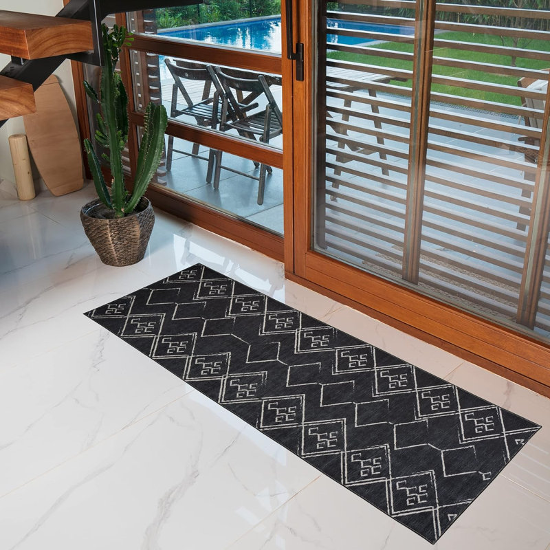 Kaysaan Washable Geometric Indoor Rug, Runner 2'2'' x 6'
