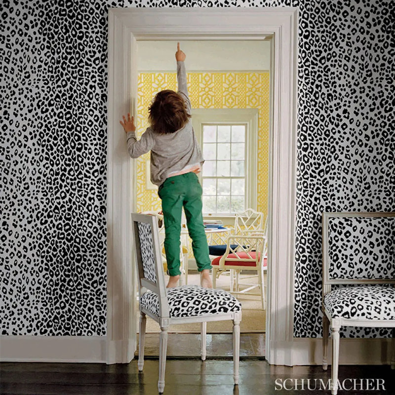 Iconic Leopard Wallpaper, Graphite