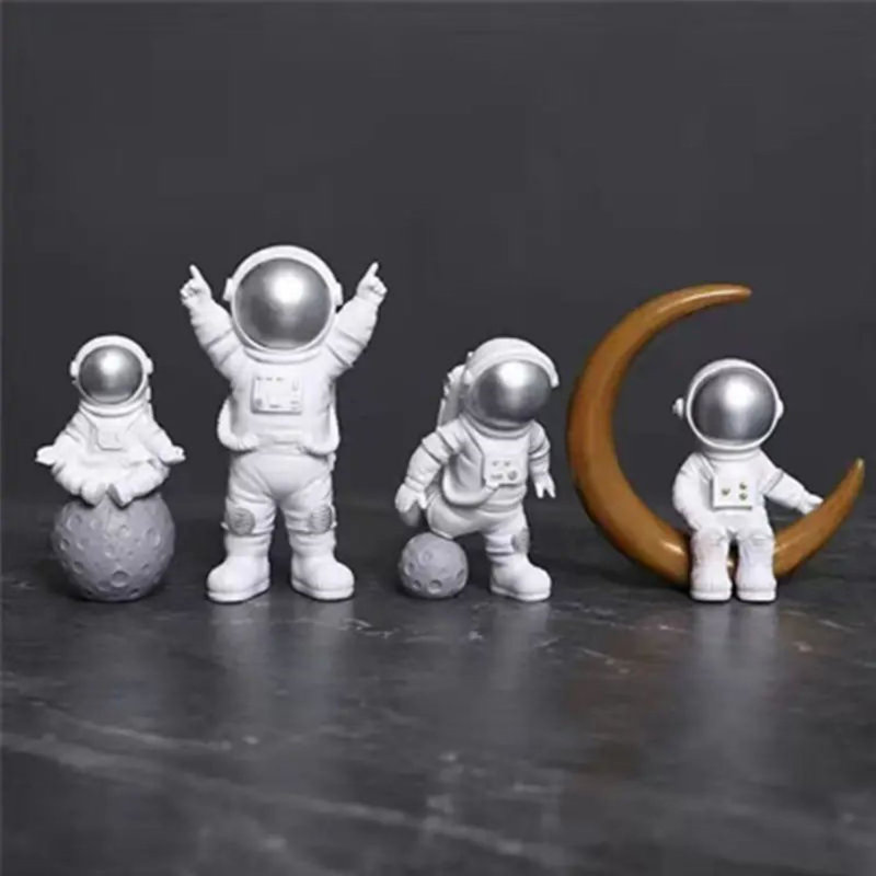 4 pièces petits ornements astronautes créatifs, ornements de bureau, ornements de meuble télé, Argent