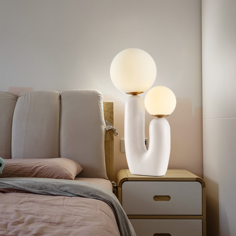Yuma Resin Table Lamp, White