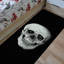 Tapis non tissé à motif floral avec motif floral complexe dans des tons de terre pour un ajout élégant à n'importe quel décor-127369595