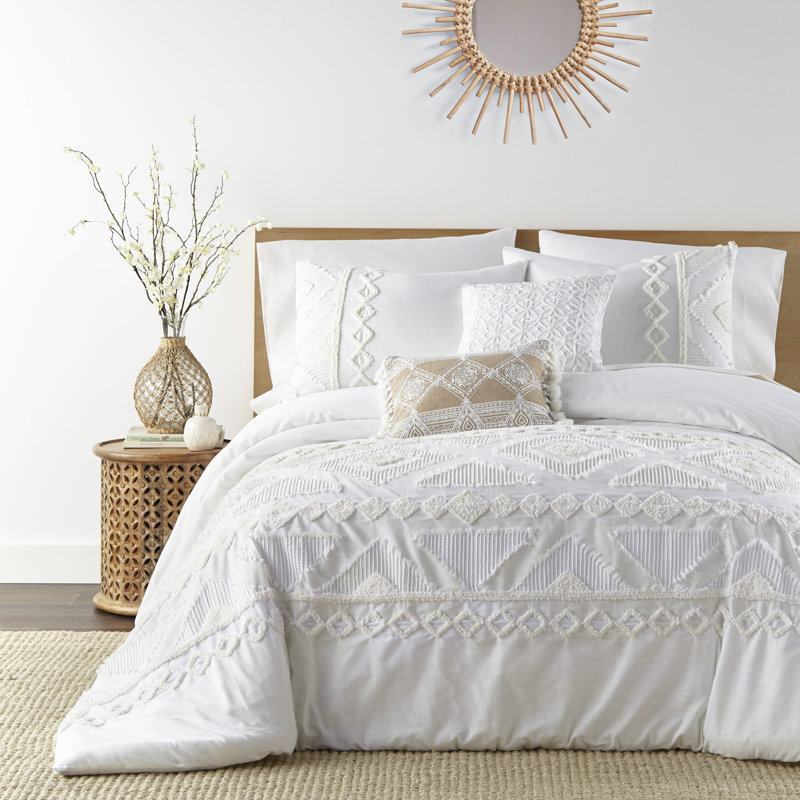Harleson White Chenille Single Comforter , Queen Comforter + 2 Shams