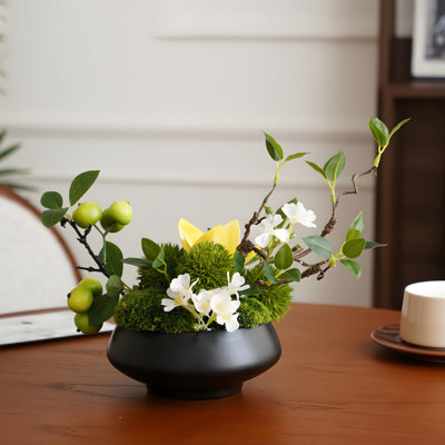 Ornements de fleurs simulées