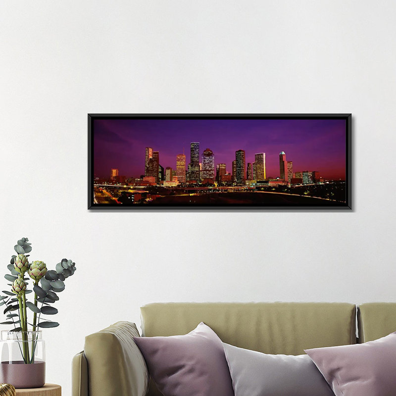 Bâtiments allumés la nuit, houston, texas, états-unis-impression sur toile tendue, H 16 po x l 48 po x P 1,5 po
