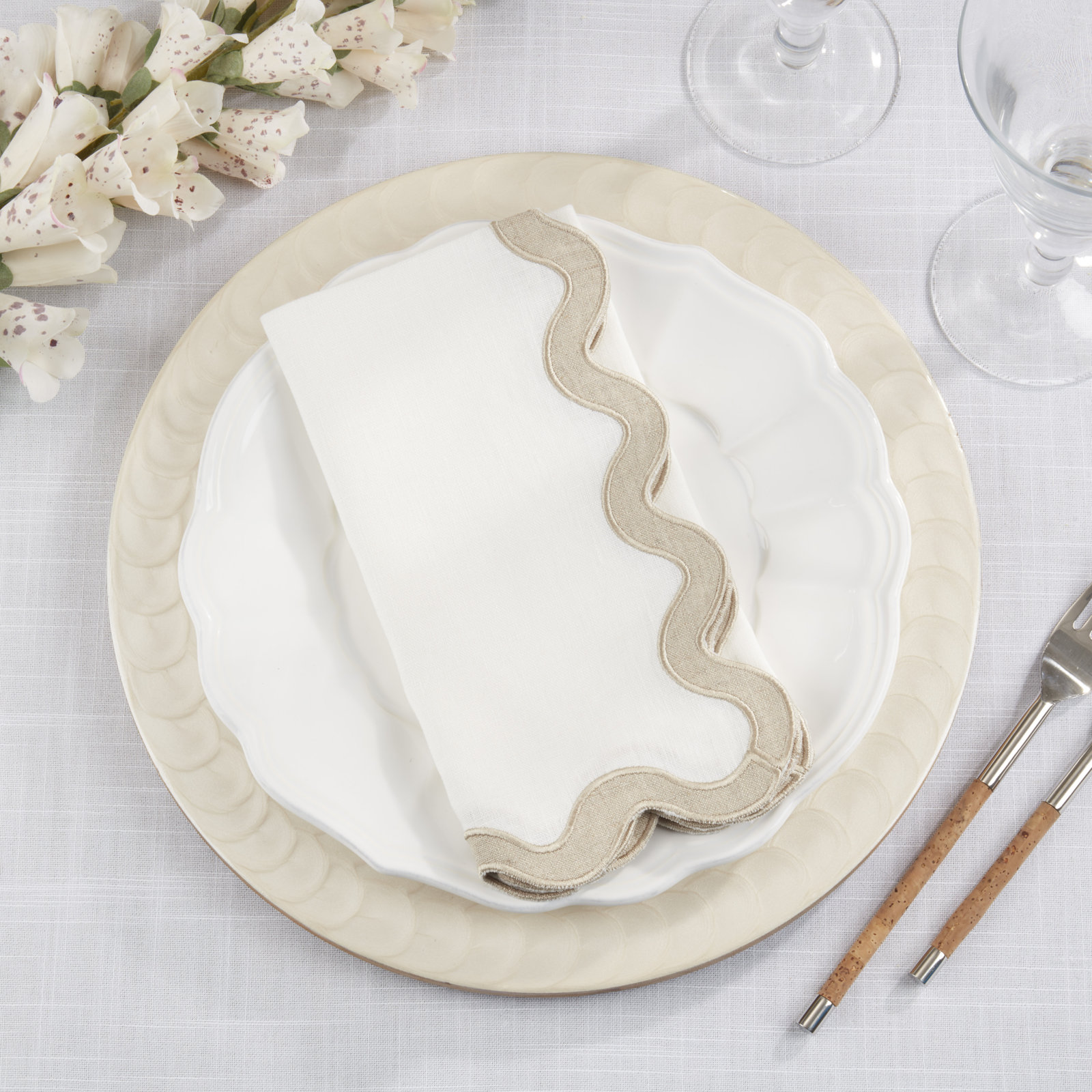 100% Linen Scalloped Napkin, Tan