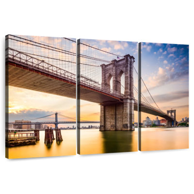 Lilie NY East River Bridge