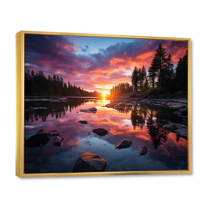 Riverside Charm - salon d'art mural Lakes & Rivers, Cadre flottant doré, H 16 po x l 32 po x P 1 po