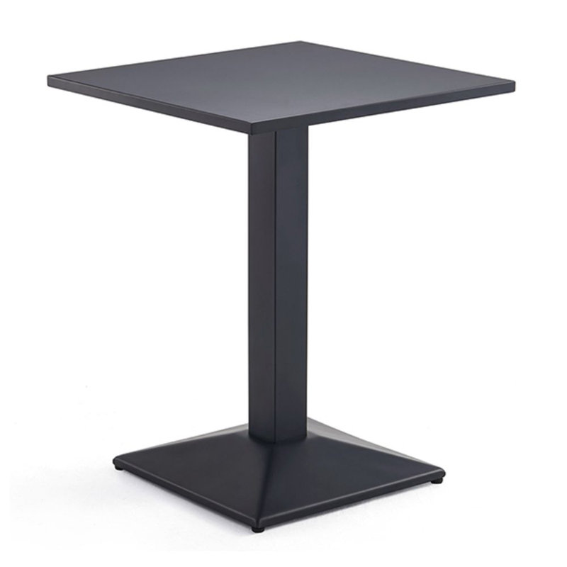 Table de salle à manger en acier