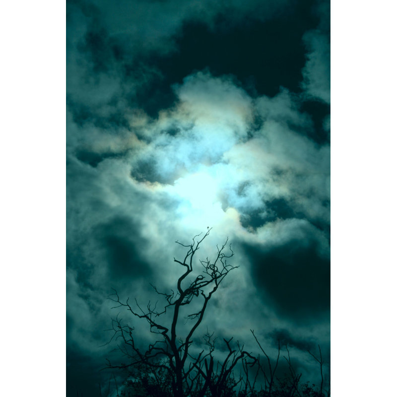 Nera foncé, nuageux, ciel orageux - photographie sur toile tendue, H 18 po x l 12 po