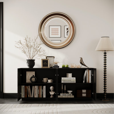 Buffet moderne avec une conception unique de l'eau, finition noire, 4 portes, idéal pour le salon Buffet élégant - aux lignes et aux vibrations minimalistes, amplement d'espace de rangement