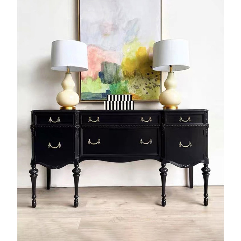 Console Ornate noire avec quincaillerie dorée et détails sculptés, H 35,43 po x l 55,12 po x P 17,72 po