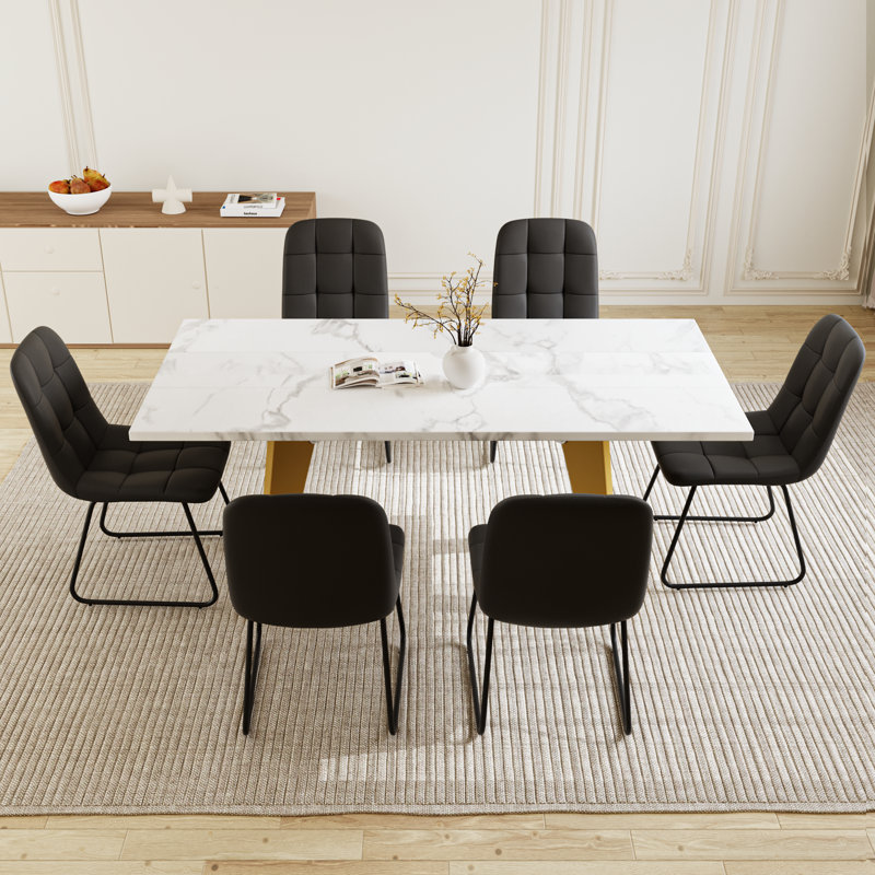 Ensemble de salle à manger de luxe 7 pièces, table en bois aggloméré aspect marbre blanc avec pieds en métal doré et 6 chaises capitonnées en polyuréthane pour la cuisine et la salle à manger