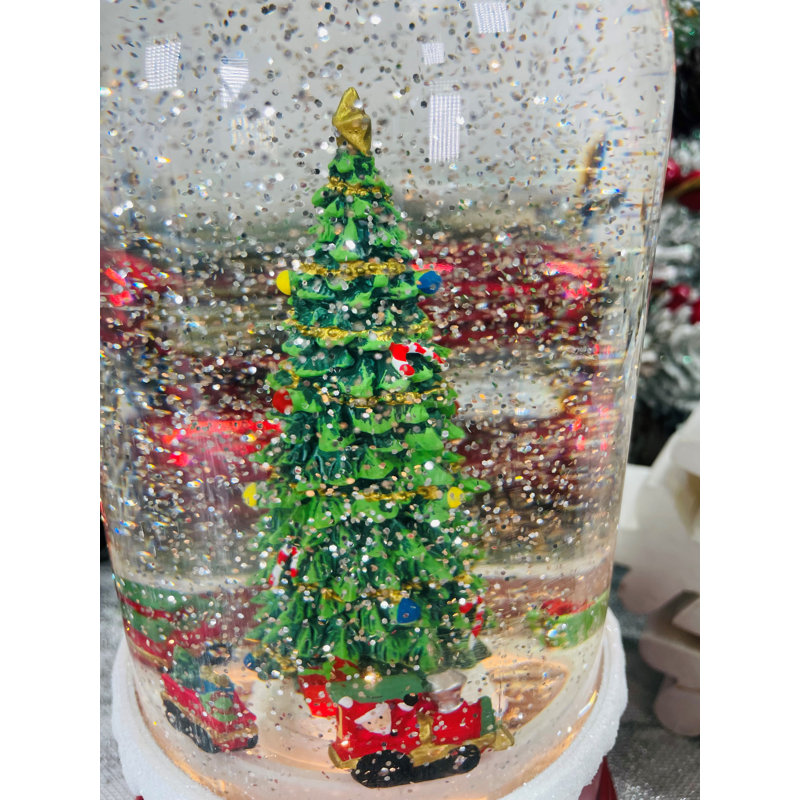 Arbre de Noël avec lanterne en forme de dôme