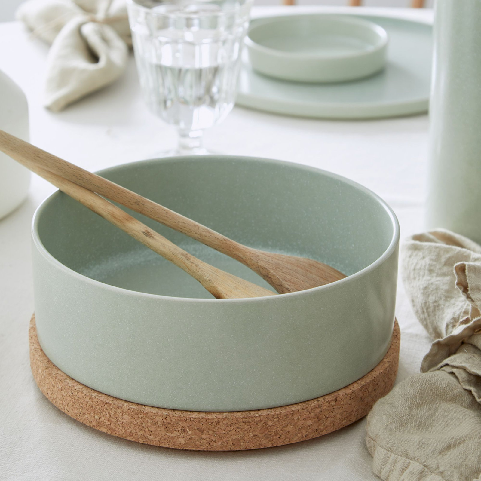Redonda Serving Bowl, Bay Leaf