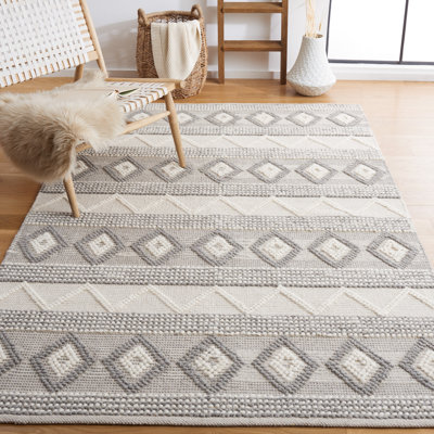 Jacques Hand Woven Wool/Cotton Southwestern Rug in Gray/Ivory