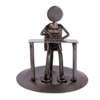 Sculpture artist Florinda