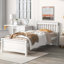 Lit plateforme avec table de chevet