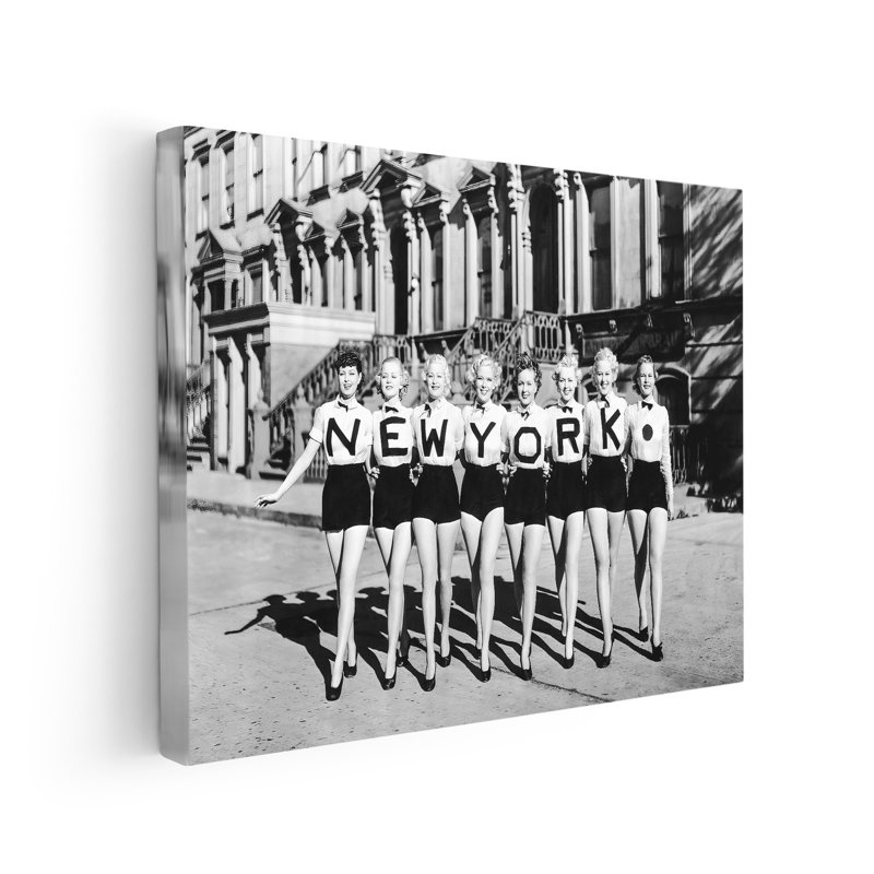 Filles de New York, H 11 po x l 14 po, Canevas, Sans cadre
