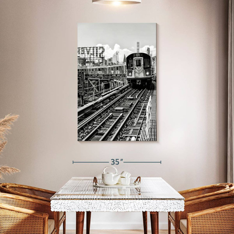 Mehar Line 7 Queens, 48" H x 32" W