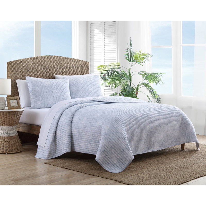 Tommy Bahama Makena Blue Cotton Reversible Quilt Set, Queen Quilt + 2 Standard Shams, Blue