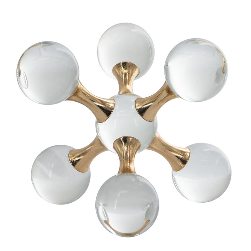 Sculpture chevaleresque, H 6,7 po x l 6,7 po x P 6,7 po