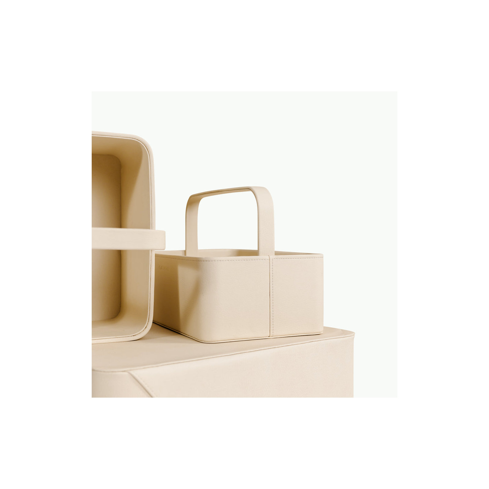 Caddy, Ivory