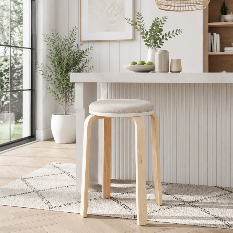 Ensemble de 4 tabourets ronds empilables avec coussinets antidérapants en bois massif