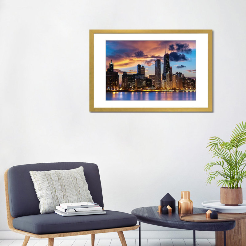 Horizon deChicago, Papier doré avec cadre d'angle ouvert, H 24 po x l 32 po x P 1 po