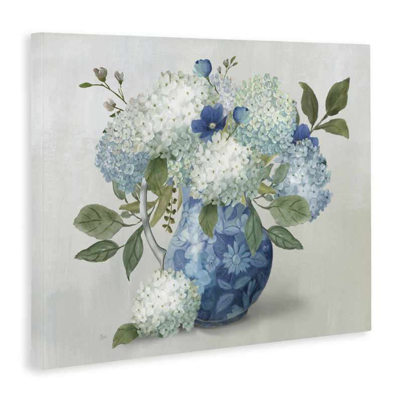 Vase ornemental avec toile d'hortensias, design par Nan, H 24 po x l 30 po