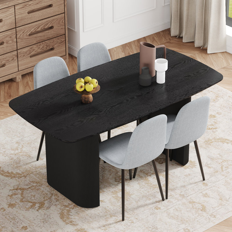 Table luxueuse et moderne en fibres de bois luxueuses avec chaises confortables en lin et coton pour la maison