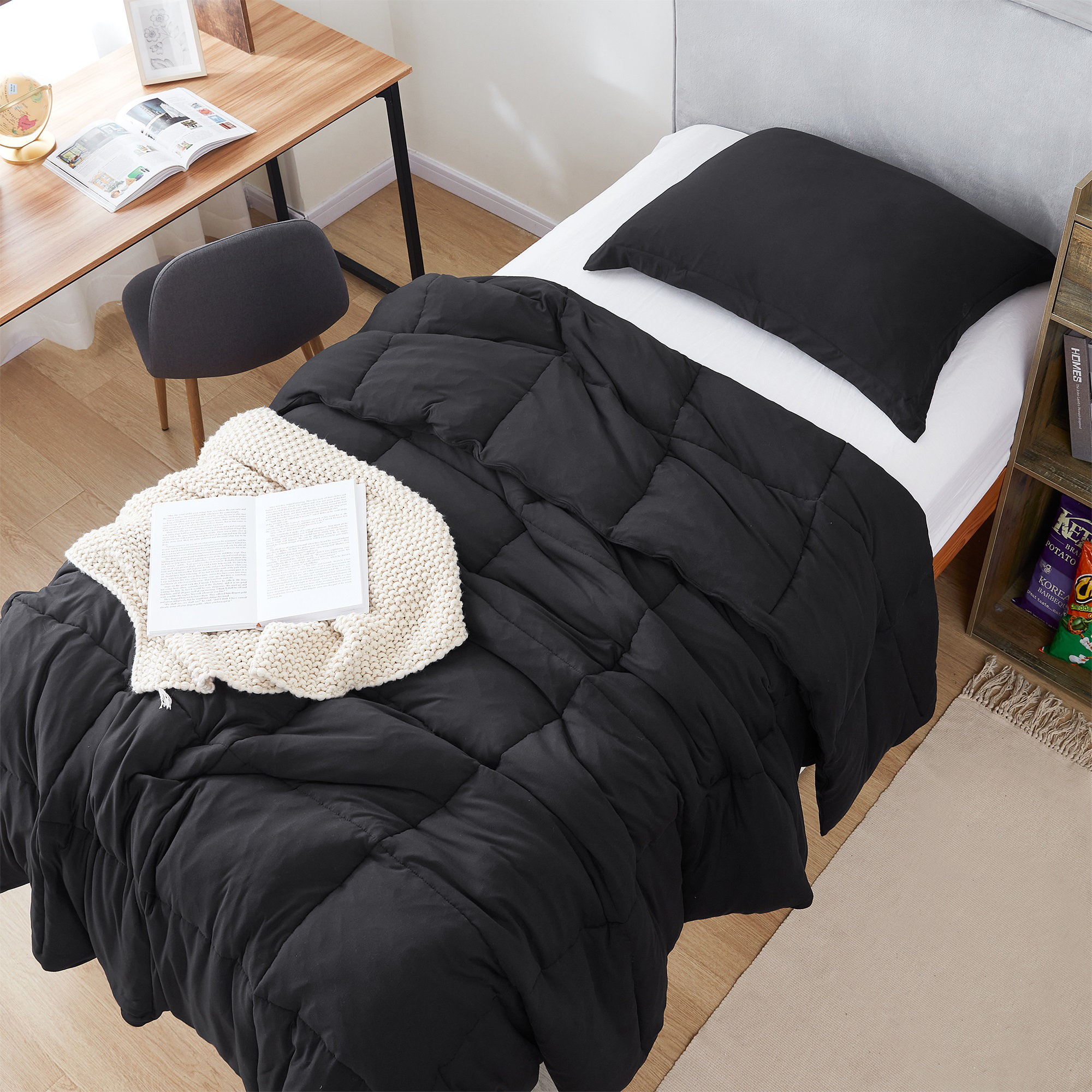 https://assets.wfcdn.com/im/34572144/compr-r85/2133/213387691/better-than-butter-coma-inducer-black-oversized-comforter-set.jpg